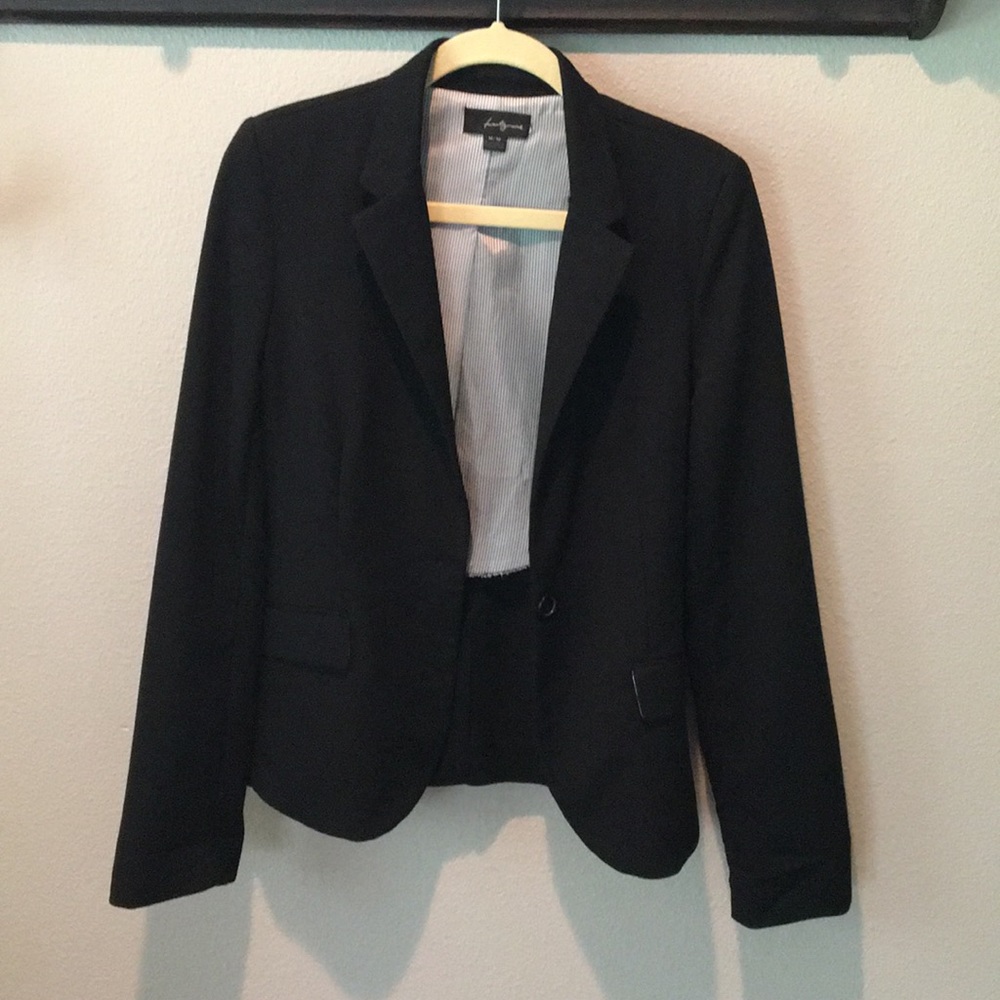 Black blazer by forever 21